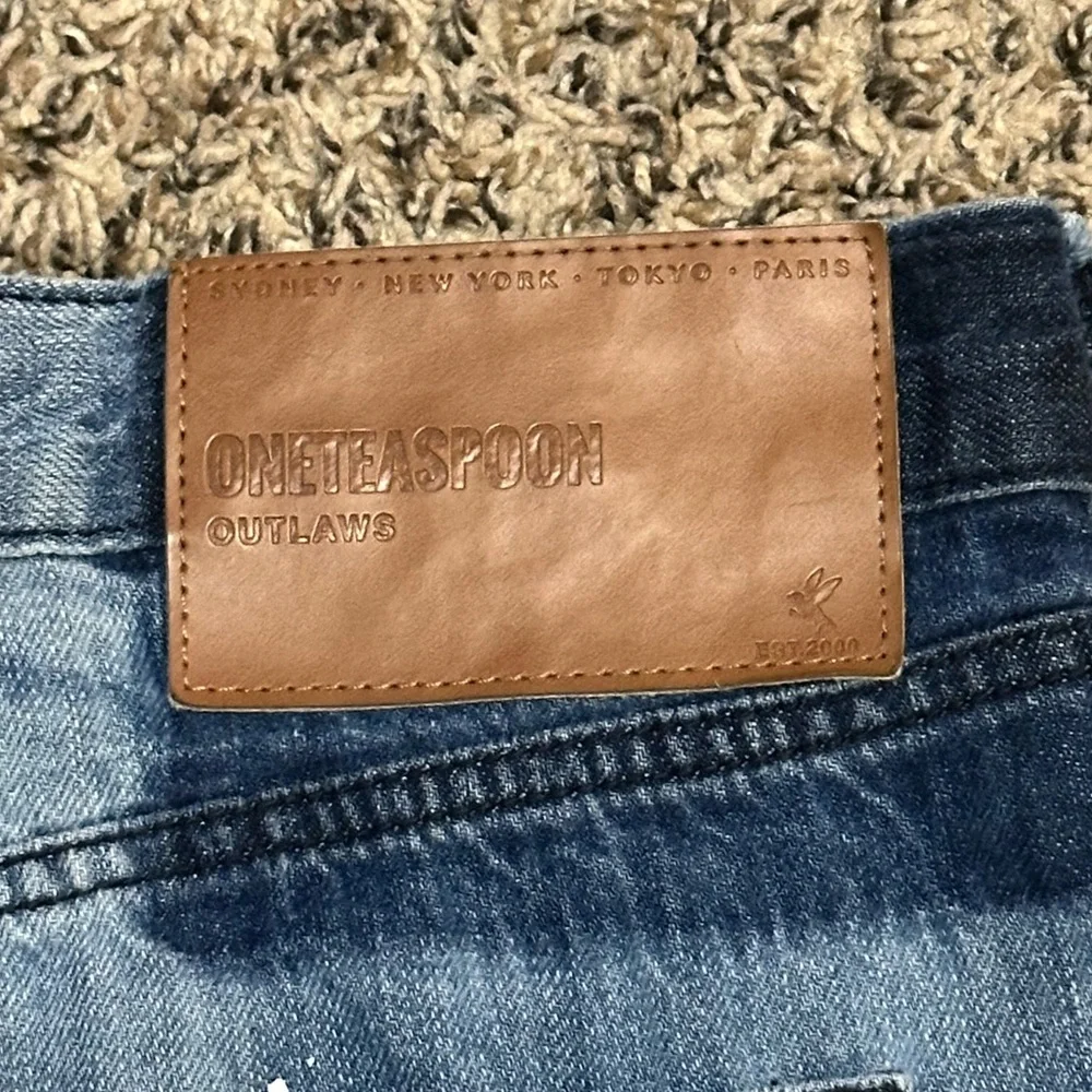 One Teaspoon Bandits Distressed Paint Splatter Denim Cutoff Shorts size 29 - Picture 6 of 6